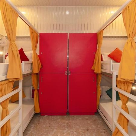 Madpackers Amritsar Bunks, Rooms, & Community Exterior foto