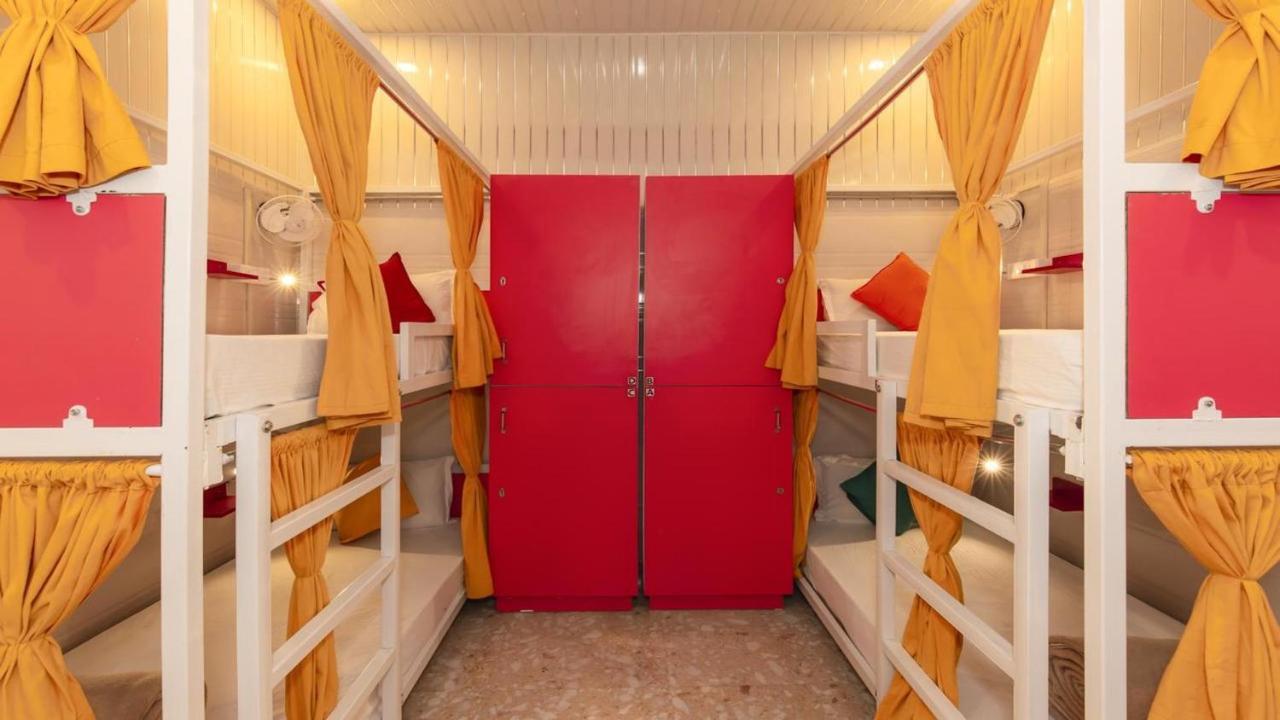 Madpackers Amritsar Bunks, Rooms, & Community Exterior foto
